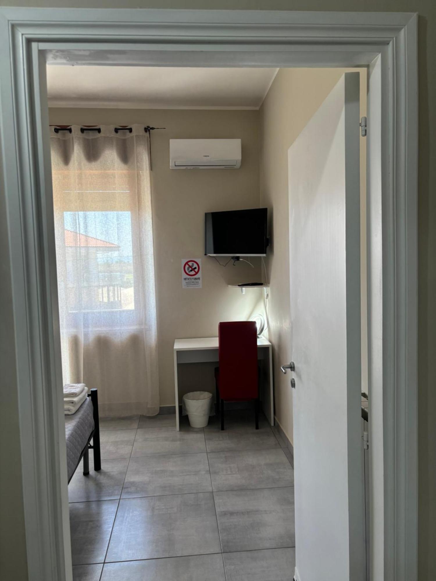 Double or Twin Room Private External Bathroom,1663111916:JPEG